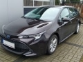 Corolla-1.8-Hybrid-01